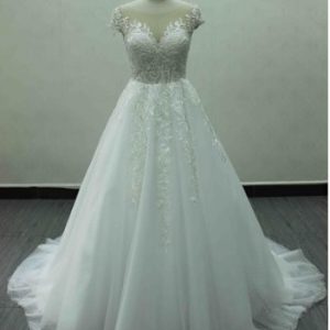 Vestido Tull y bordados en piedras talla 44