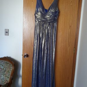 VF39: Metálico dorado con azul talla 42 y 44