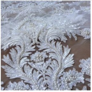Tela  hilos seda blanca con perlas